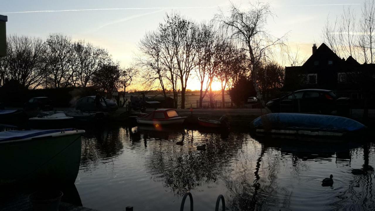 Out Of Amsterdam, River Apartment Close to City Broek in Waterland Buitenkant foto