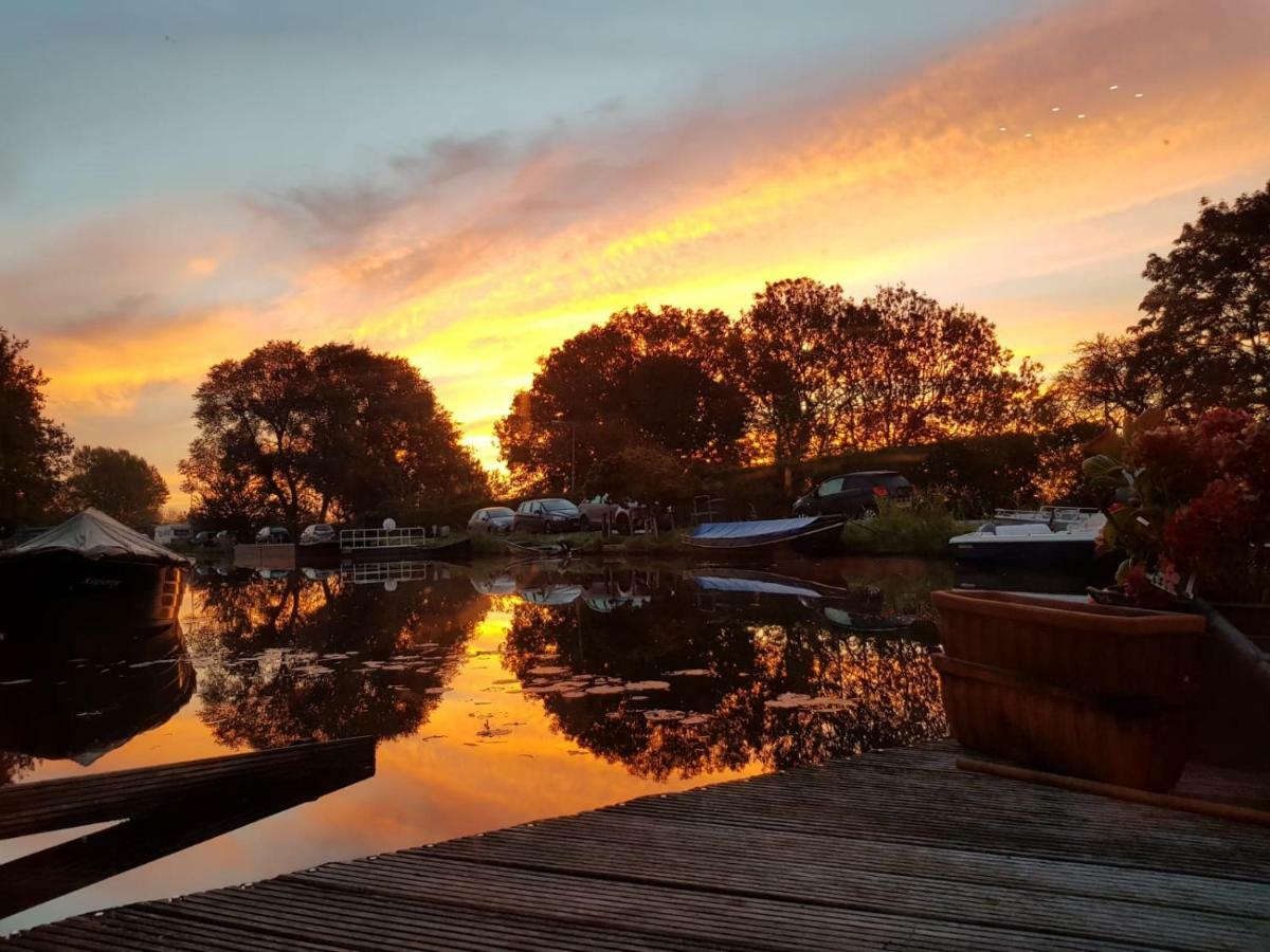 Out Of Amsterdam, River Apartment Close to City Broek in Waterland Buitenkant foto
